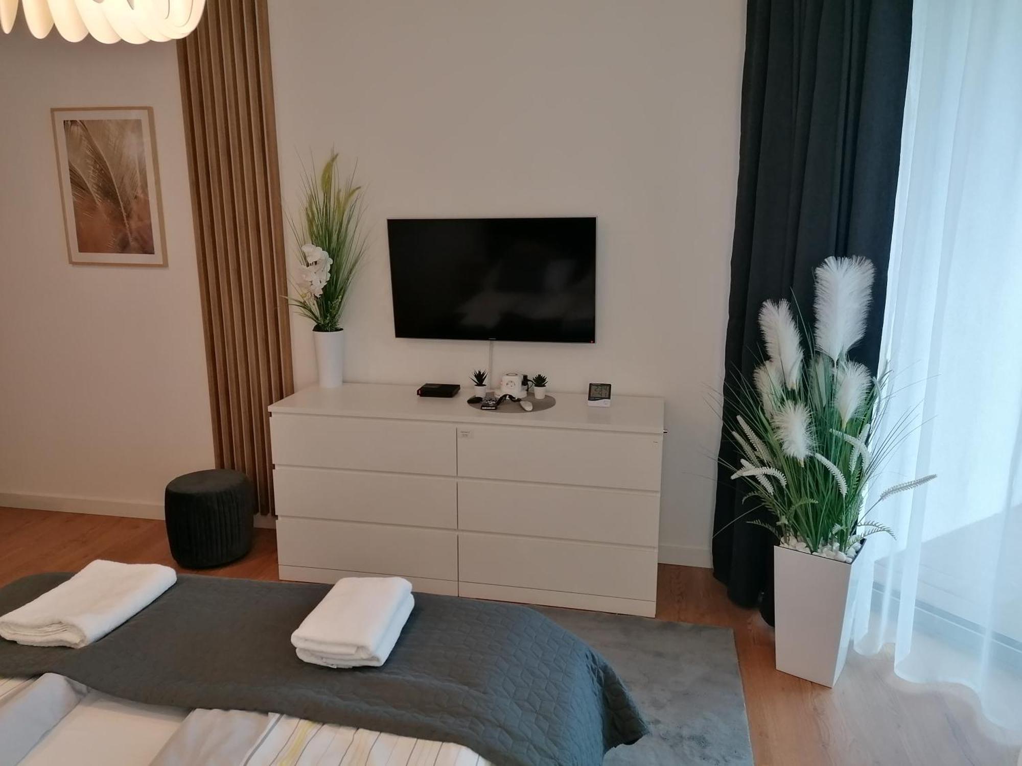 Pinea Apartament Z Widokiem Na Morze Z Basenem I Spa Przy Plazy Побєрово Екстер'єр фото